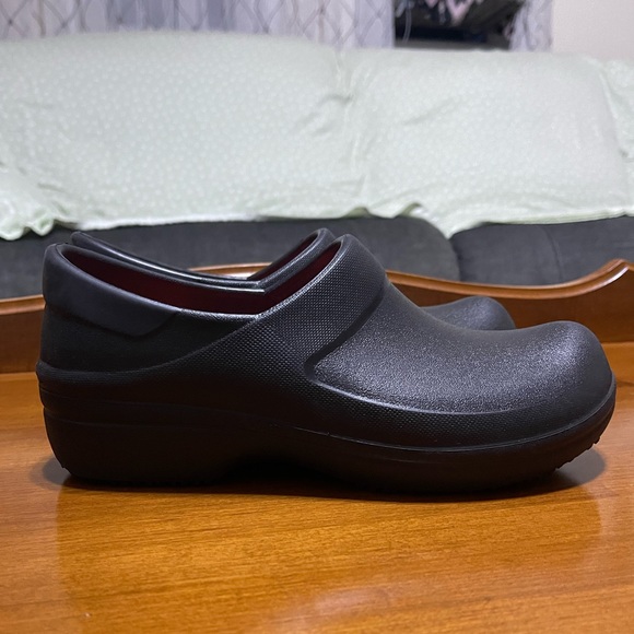 Crocs: WOMENS NERIA PRO II LITERIDE™ WORK CLOG - Picture 3 of 5